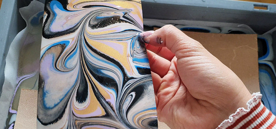 Peinture marbling du cuir