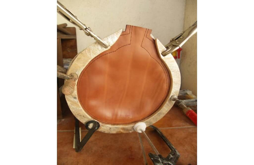 Installer les serre-joints sur la gourde