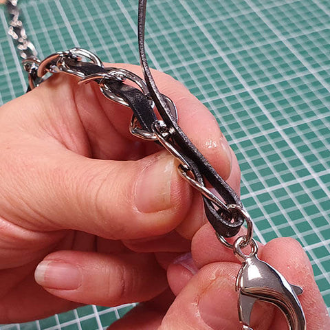 Replier le lacet sur lui-même