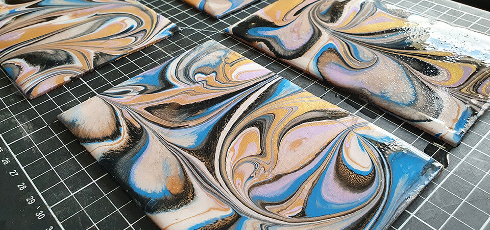 Peinture marbling du cuir