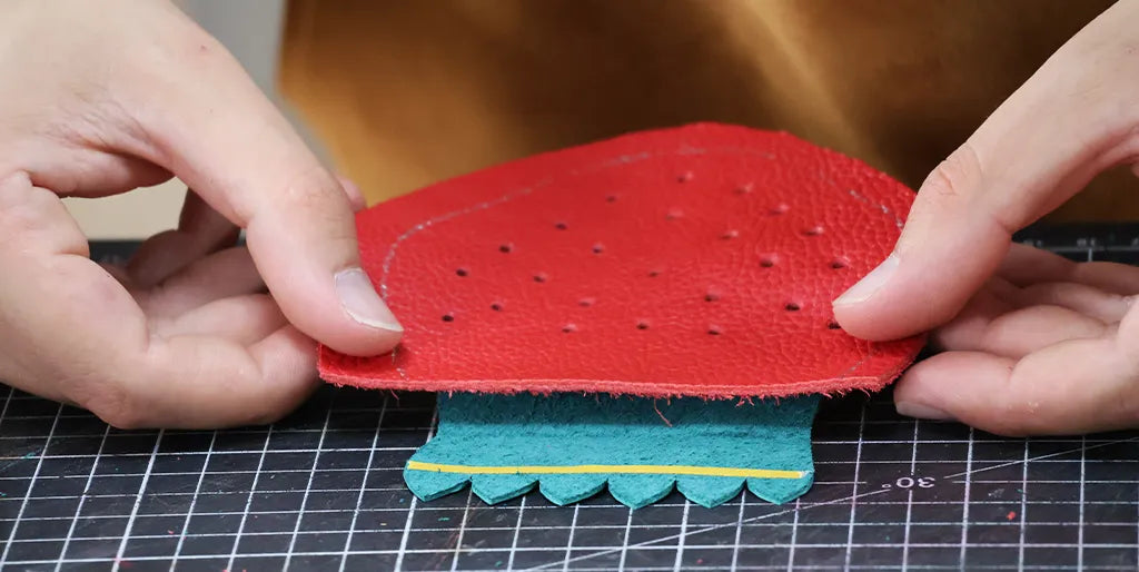 glue the top of the coin purse