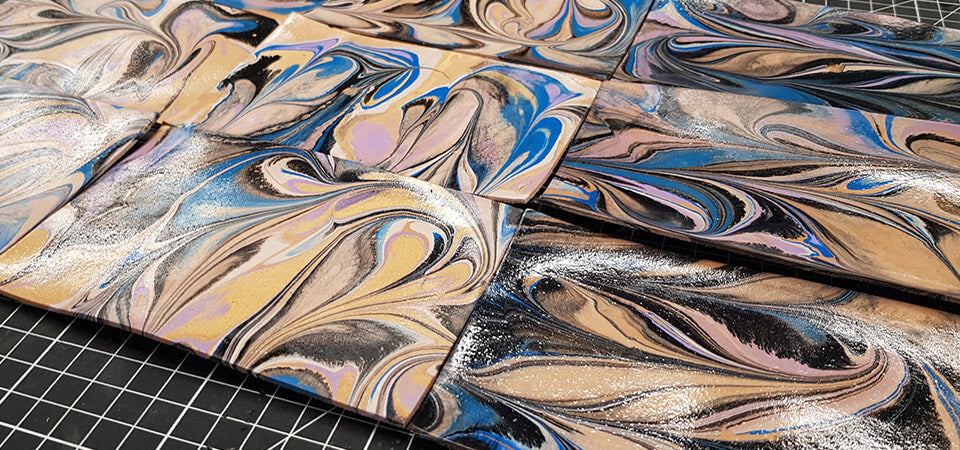 Peinture marbling du cuir