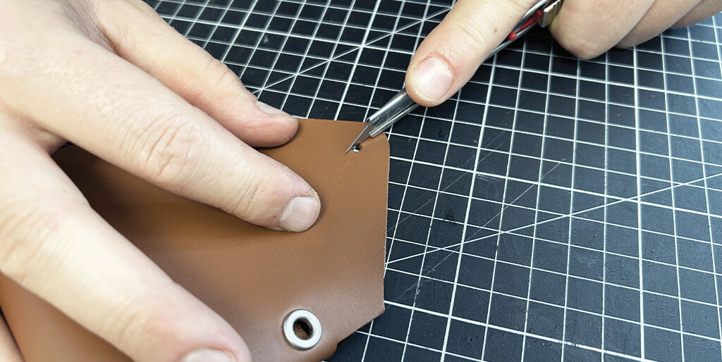 Seamless card holder