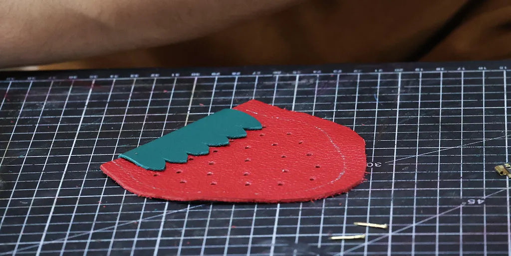 glue the top of the coin purse