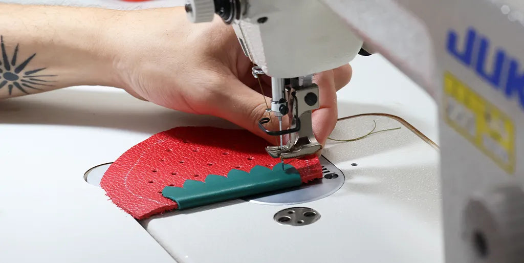 Sew the top of the coin purse