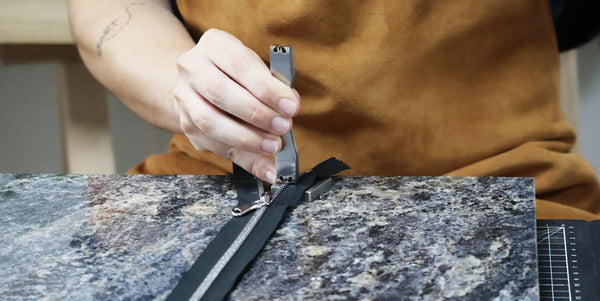 Enlever les mailles de la fermeture