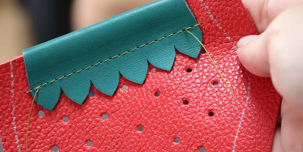 top stitching of the coin purse