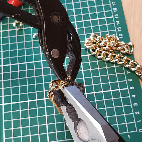 Ouvrir la maille d'une chaine