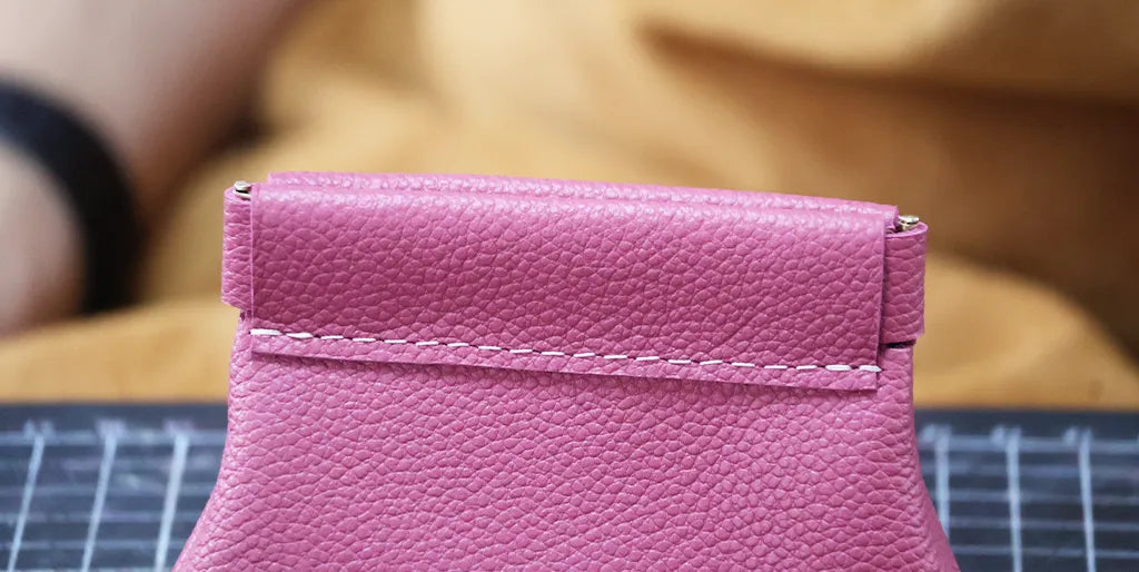 Hide the coin purse screws