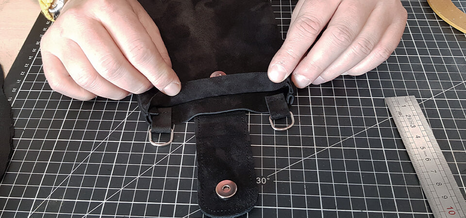 Phone pouch