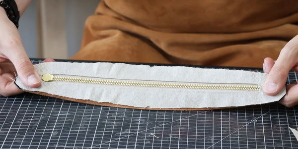 Coller la fermeture à glissière