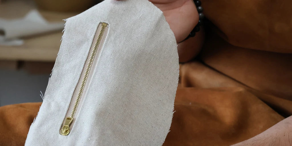 Coller la fermeture à glissière