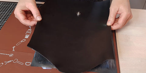 Étui et sangle ethnique en cuir