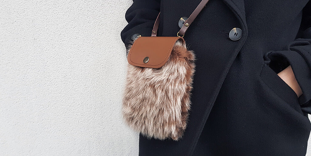 pochette en cuir de mouton lainév