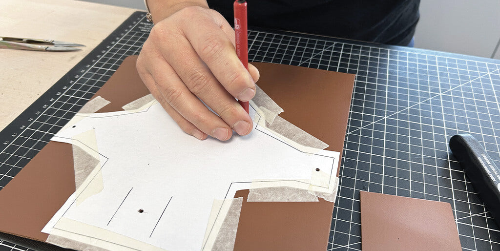 Seamless card holder