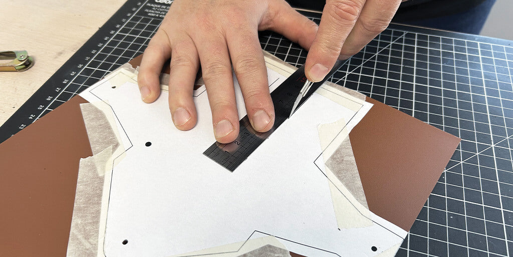 Seamless card holder