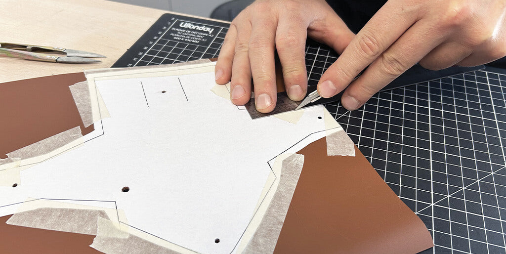Seamless card holder