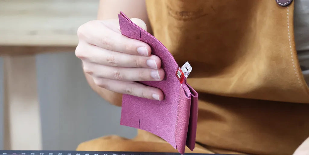 Assemble the body of the coin purse
