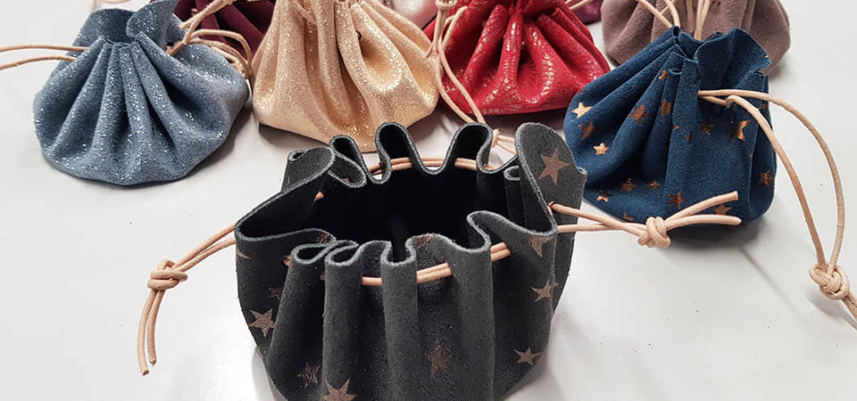 Monter les bourses en cuir