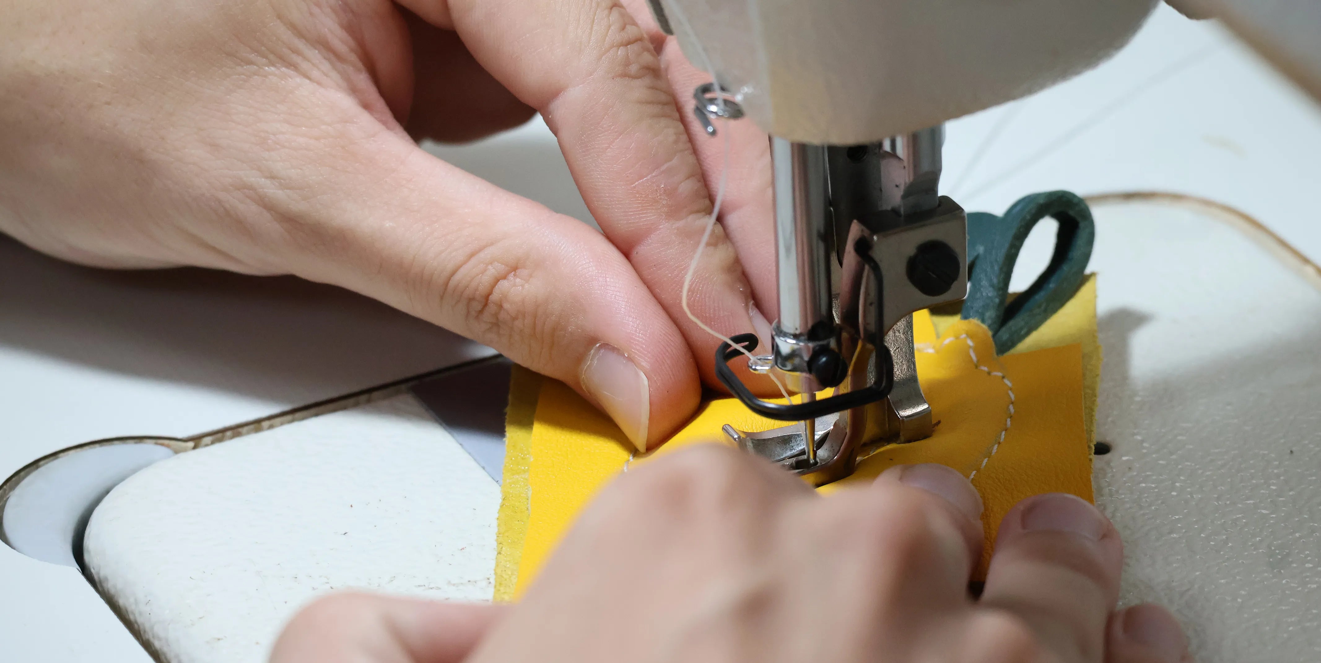 Couture au milieu du citron