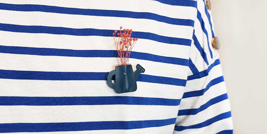 broche en cuir DIY