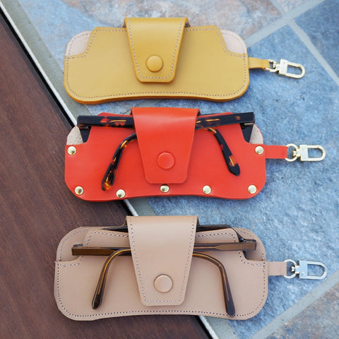 etui à lunette en cuir